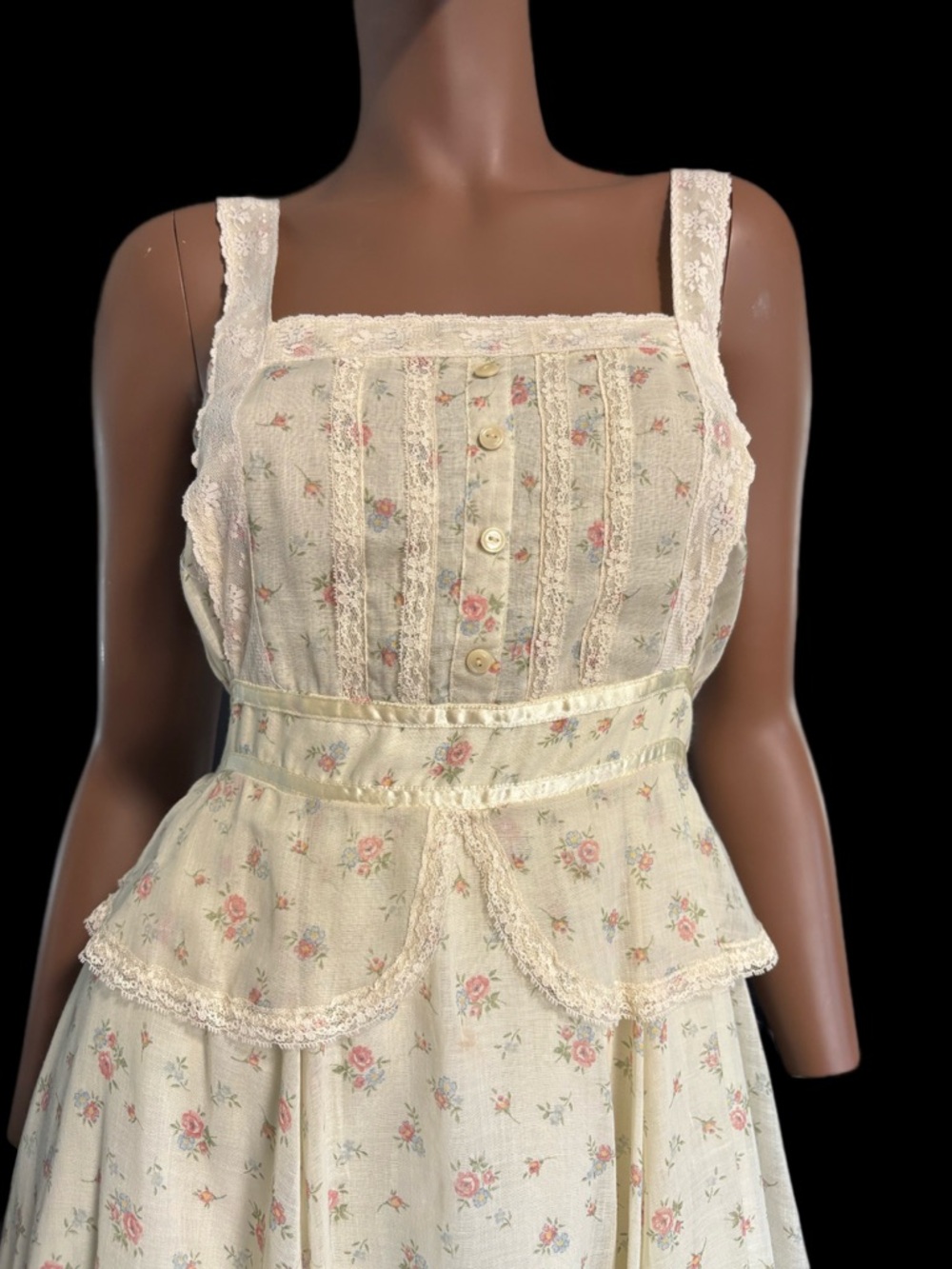 Vintage Gunne Sax 70’s Cream Floral Prairie Dress